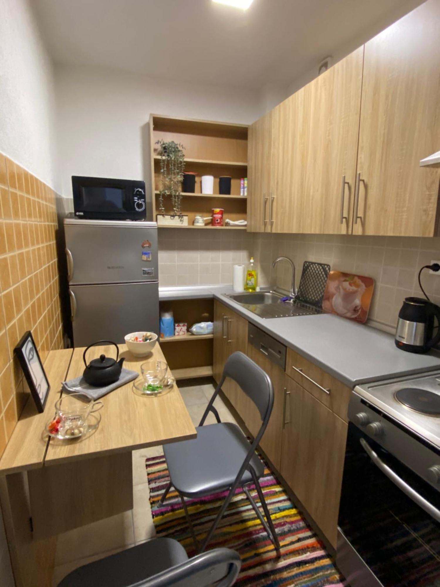 Like Apartment *