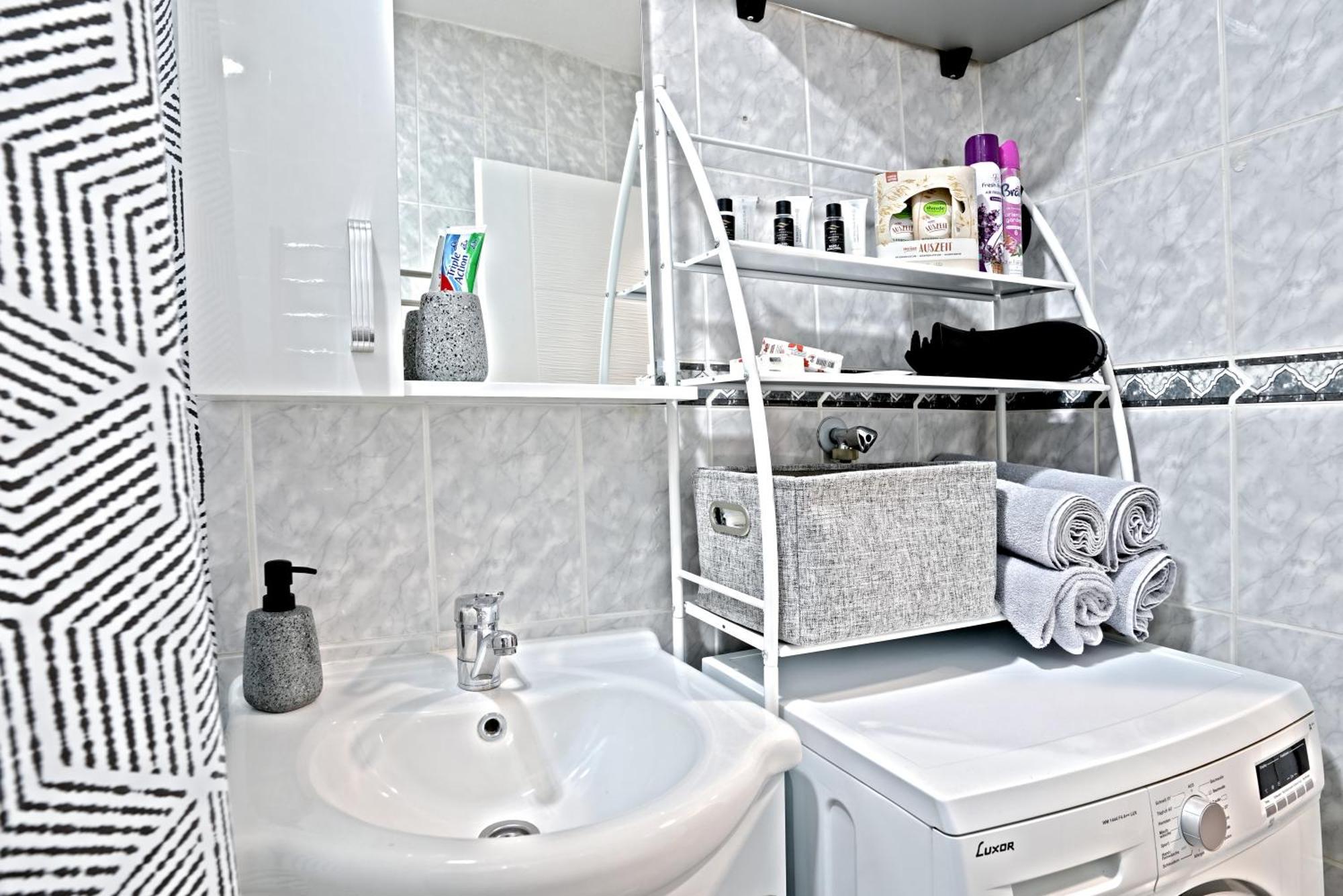 Like Apartment *